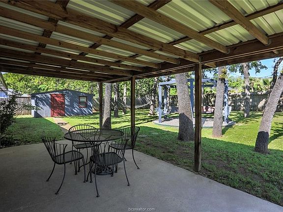 5th image of 1301 Francis Dr