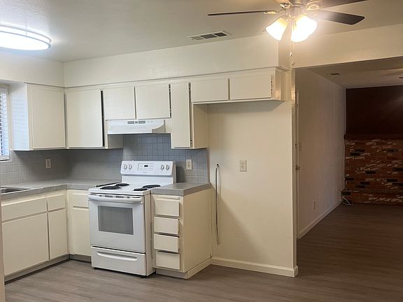 5th image of 3355 W Indianapolis Ave