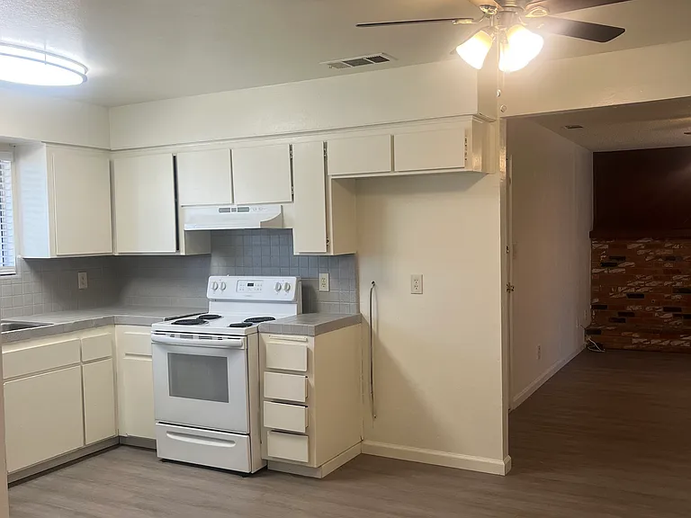 3355 W Indianapolis Ave — Photo 5