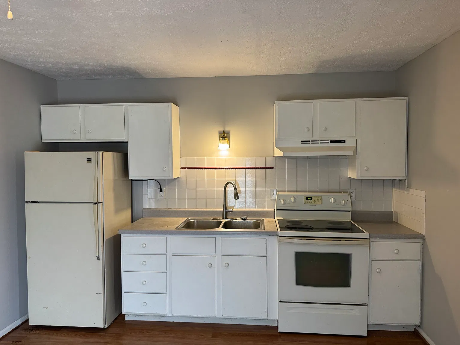 1 bed, 1.5 bath, 675 sqft, $1,100 — Photo 2