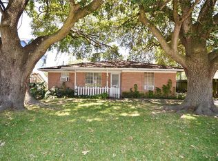 525 Pine Rd, Clear Lake Shores, TX 77565