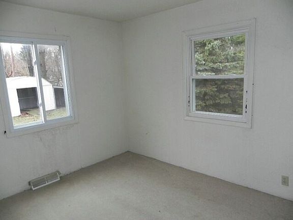5th image of 4890 County Road C