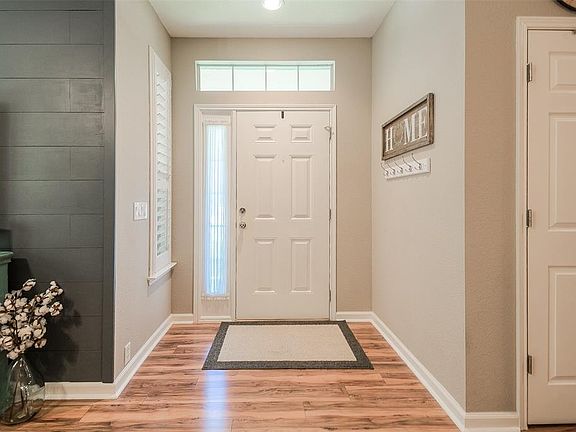 5th image of 404 Jeans Creek Dr