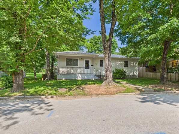 806 N Robinson St, Harrison, AR 72601