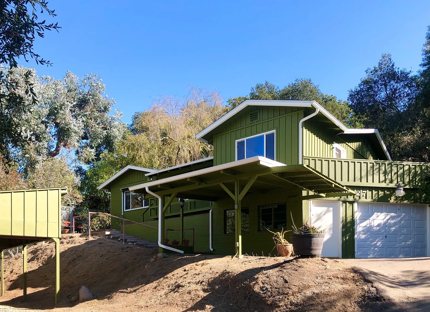 Spectacular Views! Mt. Helix 3 bedroom 2 bath home, .52 acre lot Ready Now! $3395 — Photo 2
