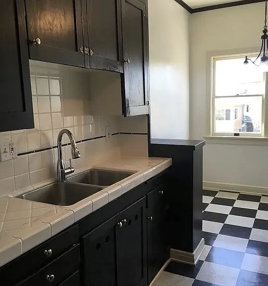 1901 N Commonwealth Ave #12 — Photo 3