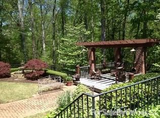 16 Rothesay St, Simpsonville, SC 29681