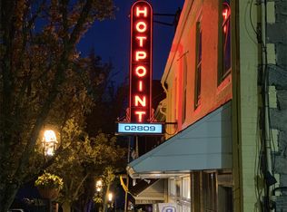 39 State St #1E, Bristol, RI 02809