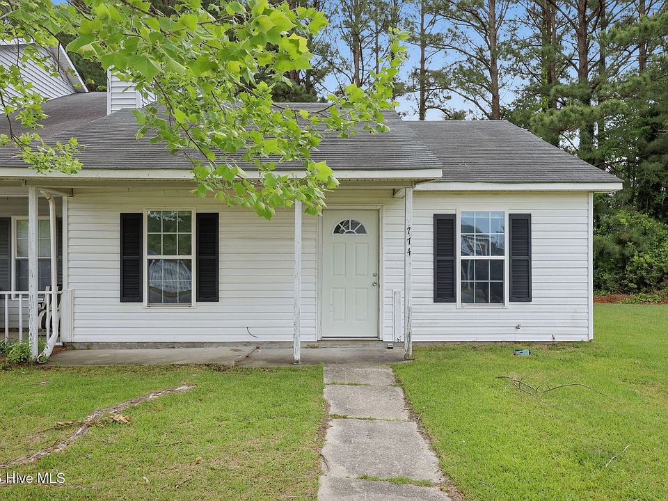 1st image of 774 Pinewood Dr