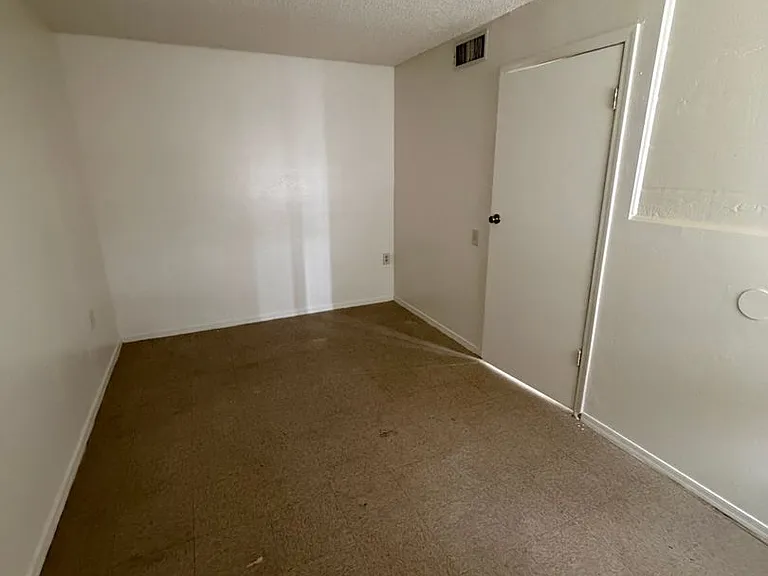 3802 E Monte Vista Dr — Photo 17