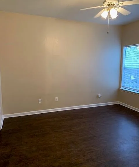 3003 Whisper Oaks Ln #B — Photo 8