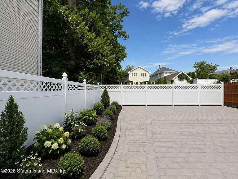 19 Hillcrest Ave — Photo 15