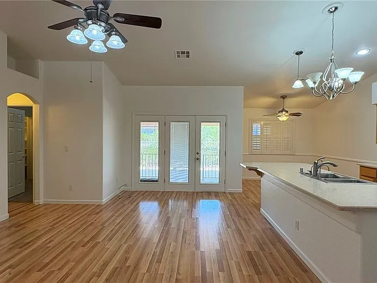 551 Duran St — Photo 7