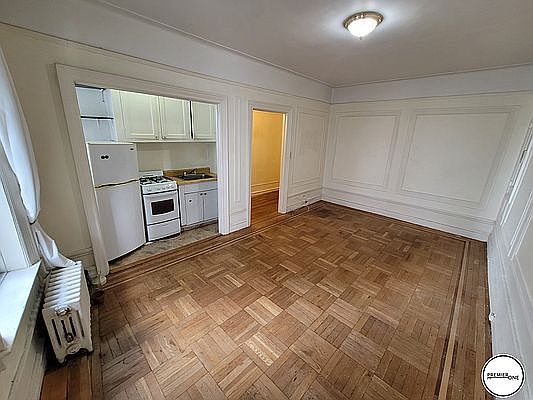5th image of 10 Bennett Ave #3A