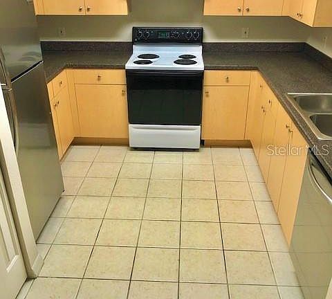 5th image of 735 Siena Palm Dr
