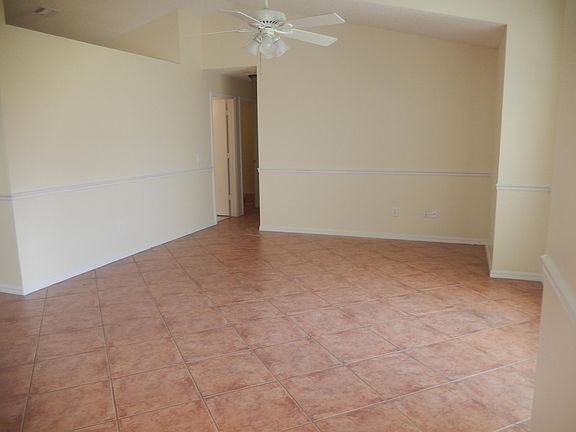 5th image of 249 SE Twig Ave