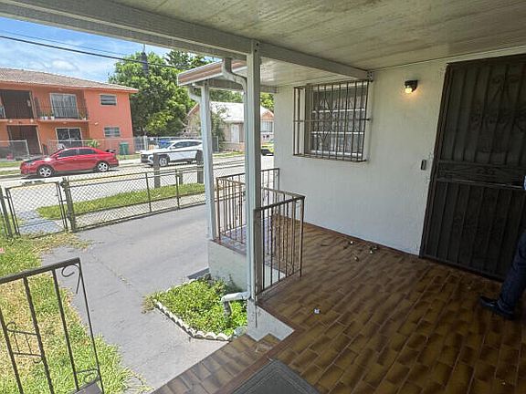 3rd image of 88 NW 18th Avenue