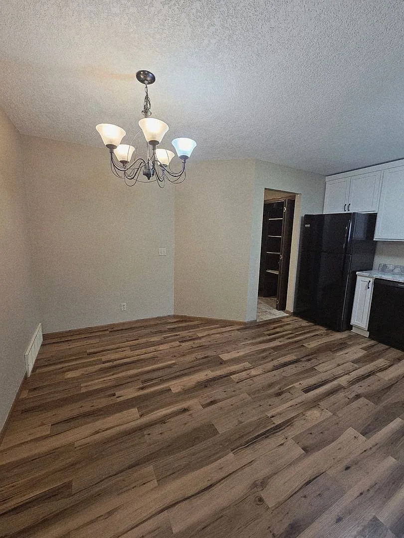 2 Bedroom | 1 Bath | Single Level | Garage | Spacious — Photo 4