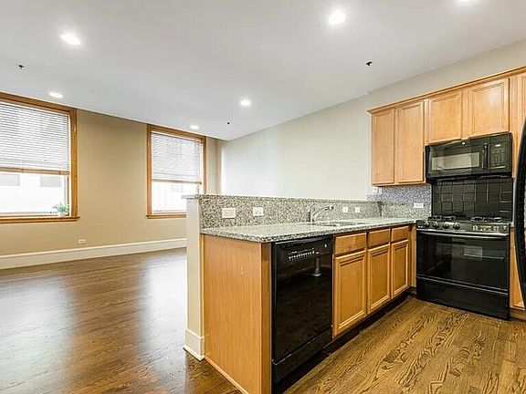 4th image of 888 S Michigan Ave Unit 302