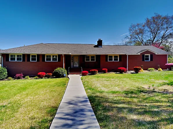 190 Craig Dr, Lawrenceville, GA 30046