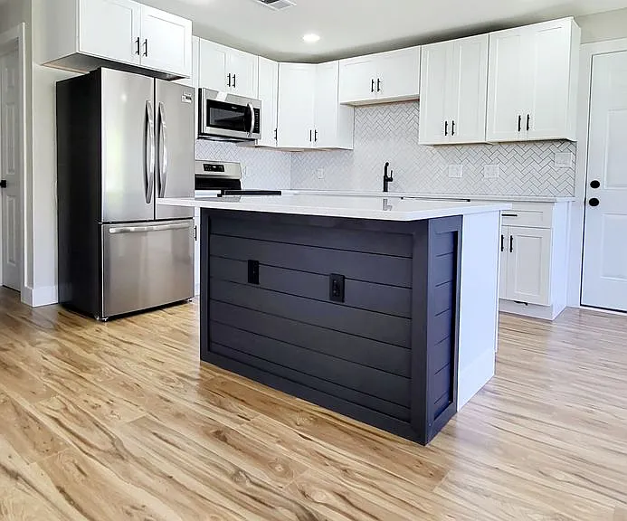 1660 Vernon Dicks Dr — Photo 2