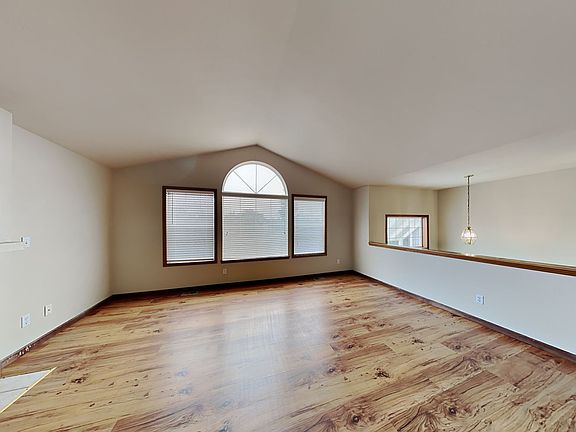 5th image of 1405 200th Street Ct E