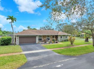 690 SW 56th Ter, Plantation, FL 33317