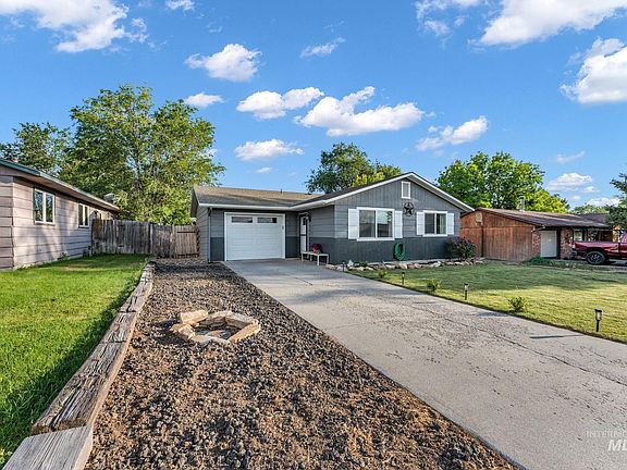 3rd image of 755 20th Ave E