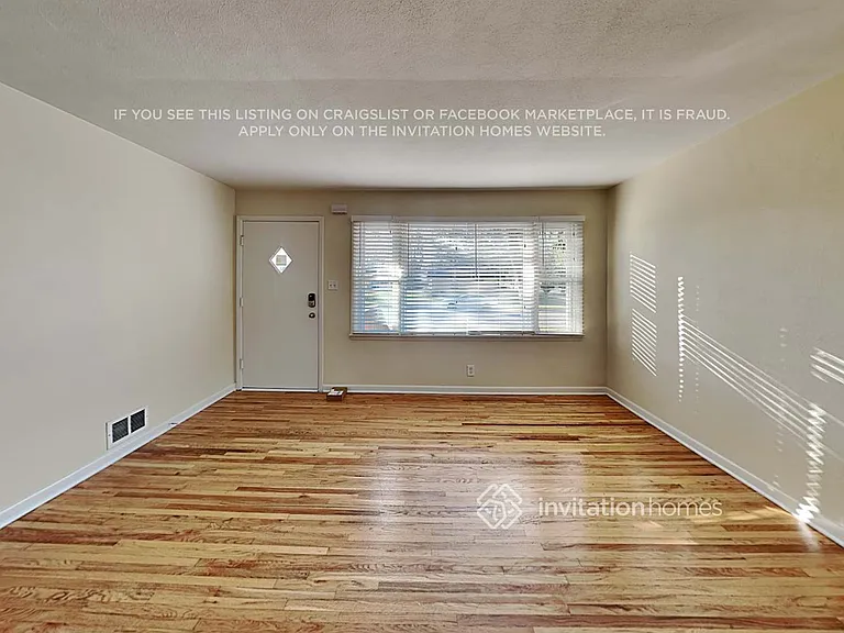 1159 W Marion St — Photo 4