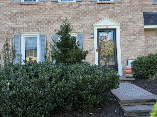 102 Everest Cir #102, West Chester, PA 19382