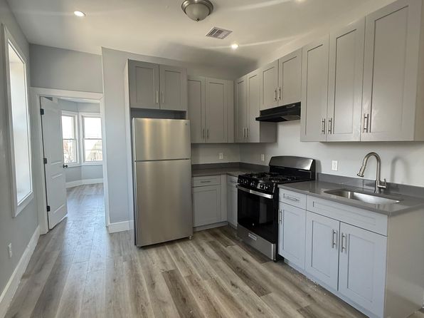 186 Hawthorne Ave #R3