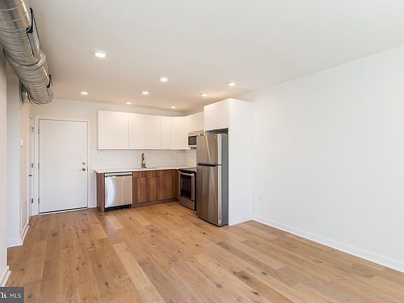 3rd image of 1416-22 Frankford Ave #404