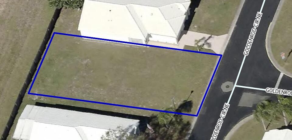 2nd image of 1217 Goldenrod Cir NE