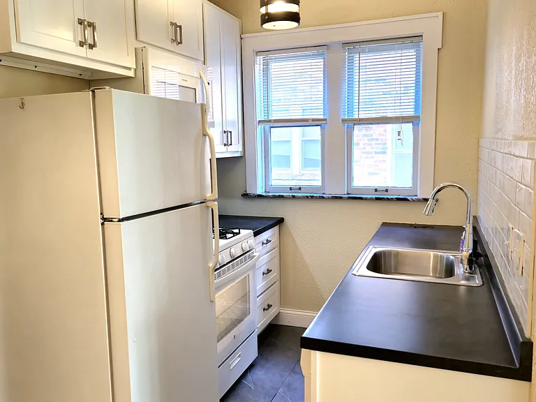 7046 Forsyth Blvd #1 — Photo 6