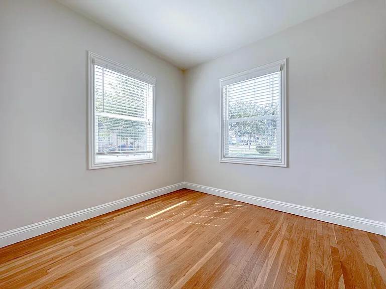 18 N Marengo Ave #A — Photo 7