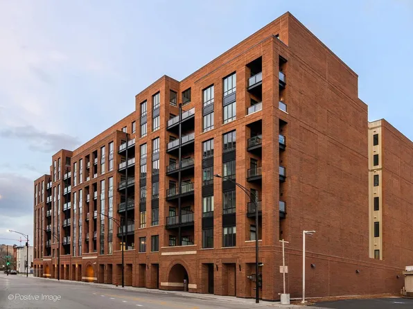 305 S Racine Ave #6B, Chicago, IL 60607