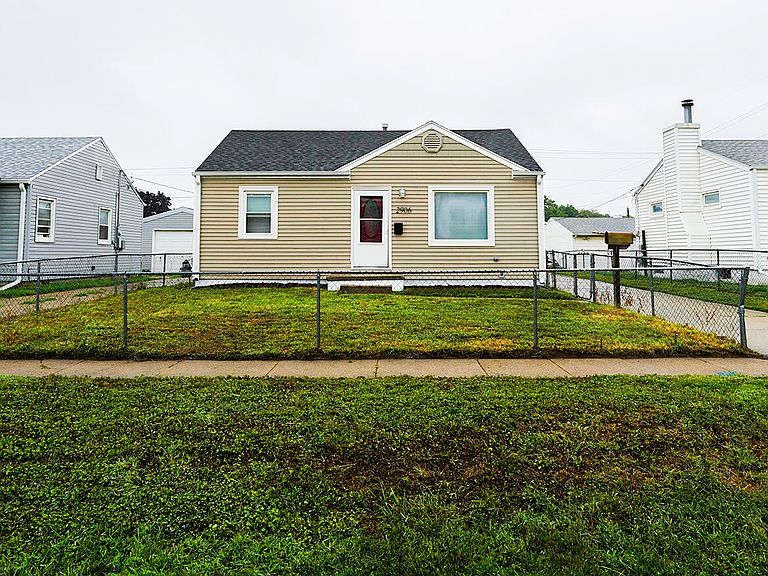 Listing photo 2