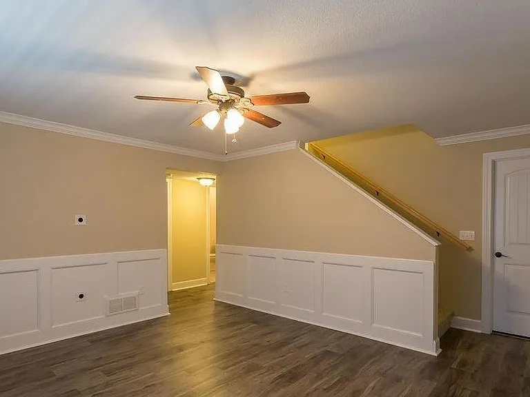 2109 Cove Ct — Photo 4