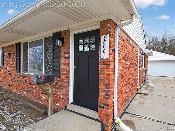 4th image of 38061 Walnut St