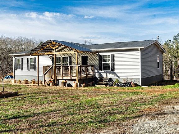 3rd image of 221 Old Mill Ln