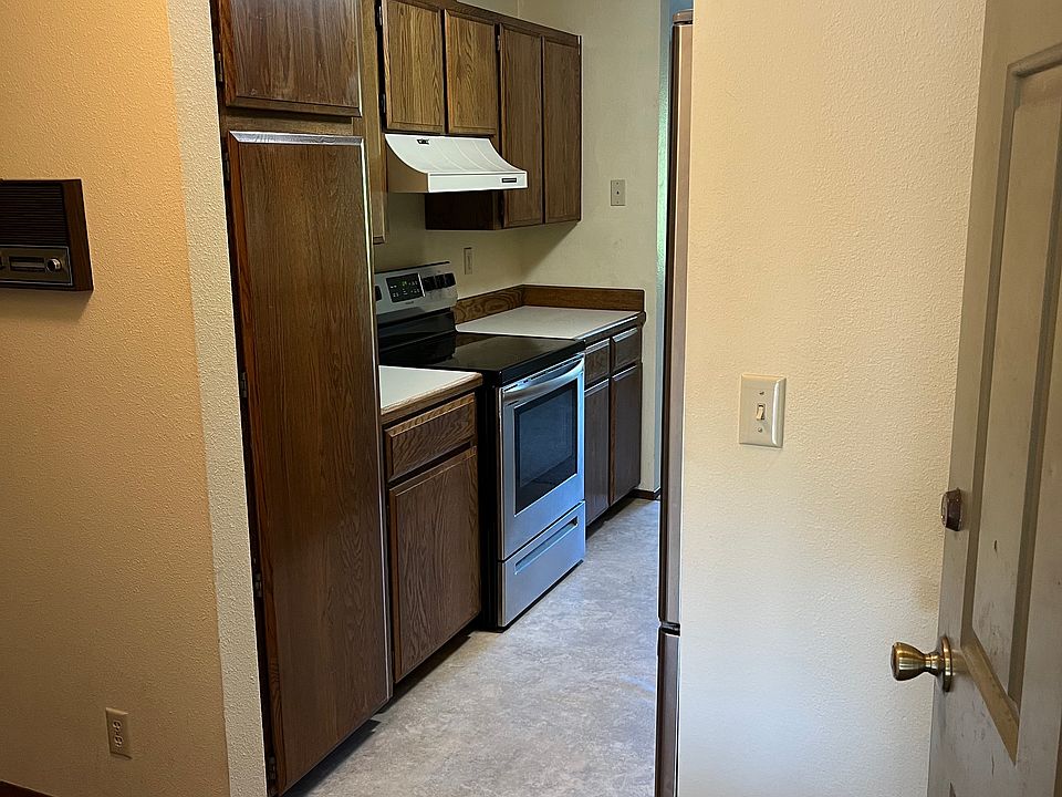 Entryway into kitchen