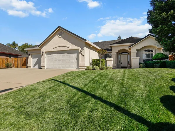 2588 Valencia St, Redding, CA 96003