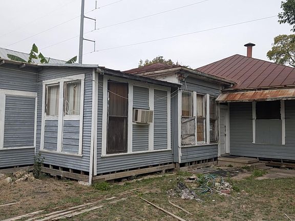 5th image of 1122 Burnet