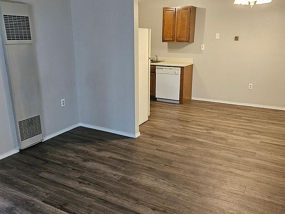 3rd image of 1723 S Main St APT 204