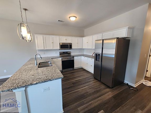 5th image of 2722 SE Arnold Dr