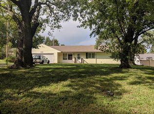 1646 SW 28th St, Topeka, KS 66611
