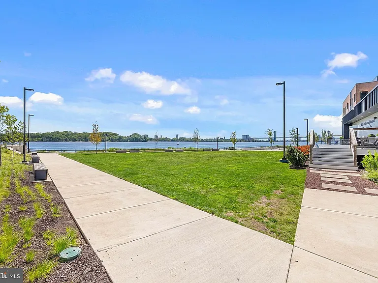 3036 S Northbank Pl — Photo 32