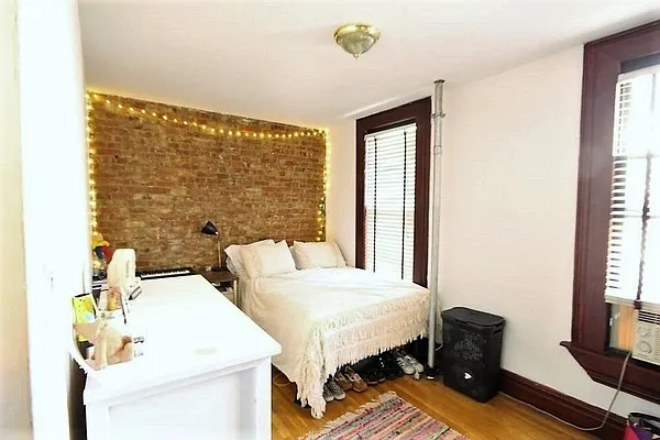 Rented by Dynamik Realty | media 23