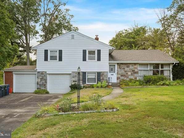 1242 June Rd, Huntingdon Valley, PA 19006