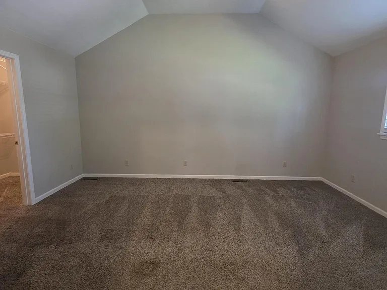 11700 Frank Ave — Photo 2